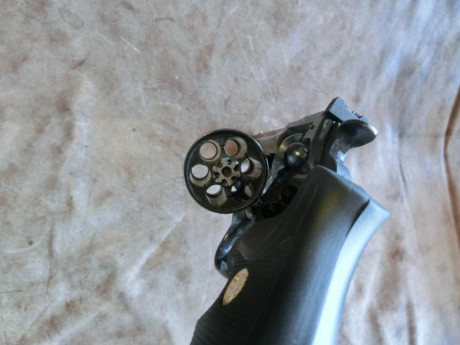 Vendo revolver Colt King Cobra.

calibre .357 Magnum
Se puede ver el revolver en Paiporta / Valencia.

El 22