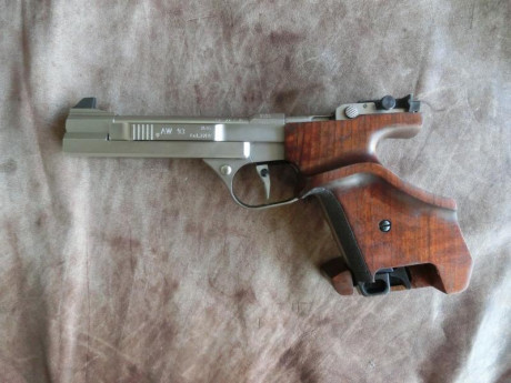 Vendo pistola Feinwerkbau AW93 calibre .22lr
Se puede ver la pistola en Paiporta / Valencia.
La pistola 01