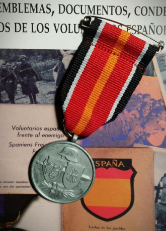 Reproducción medalla división azul.
Replica exacta de calidad de la medalla otorgada años divisionarios 01