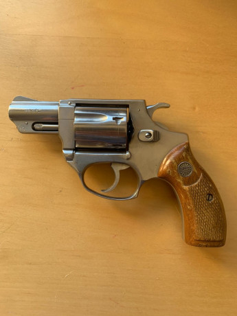 SE VENDE REVOLVER MARCA ASTRA 38 SPECIAL EN PERFECTO ESTADO, POCO USO.
GUIADO CON LICENCIA TIPO A EN MADRID.
150 02