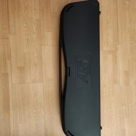 Varios Maletines para Armas......más fotos y modelos....
Precio desde 40€ ....... alguna duda, preguntar 02
