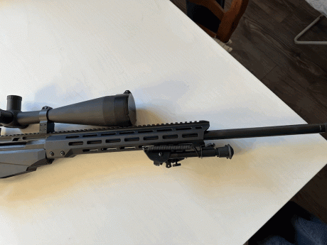 Vendo rifle táctico Tikka 308win.
Está nuevo a estrenar. 
Equipado con mira sightron 10-50x60, monturas 01