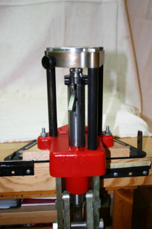 En venta prensa LEE Turret Classic Press   4  Pos,

Saludos 02