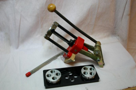 En venta prensa LEE Turret Classic Press   4  Pos,

Saludos 00
