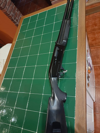 Vendo escopeta benelli m1 super 90 calibre 12/76 cañón de 51 cm slug, por no usar, en un estado muy aceptable 02