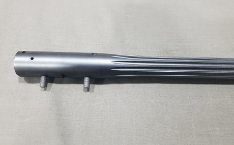 Hola, vendo un tubo de Blaser R93 del cal. 6BR ( Match 26mm en boca) practicamente nuevo. Lo vendo en 10