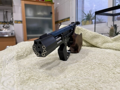 Buenos días, pongo a la venta esta magnifica pistola en calibre 22, ideal para ascender rápidamente en 00