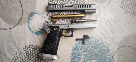 Buenas compañeros,
Se vende esta magnífica arma, BUL SAS II Air en 9mm, cañón nitrurado de casa, apoyadedos 00