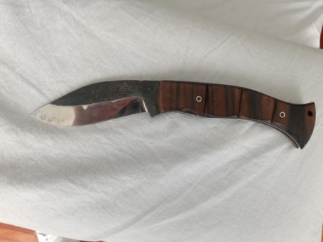 Fantástico navajón ,marca Citadel, hecha a mano en Camboya, 
Tiene buen filo, pero una pulida no le vendría 02