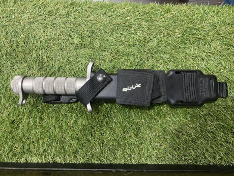 Buenas compañeros, pongo a la venta este cuchillo Buckmaster 184, llamado el SEAL perdido, una pieza difícil 02