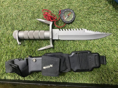 Buenas compañeros, pongo a la venta este cuchillo Buckmaster 184, llamado el SEAL perdido, una pieza difícil 01