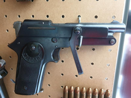 Vendo inutilizadas por fresado en recámara y con certificado nominal, una pistola pressin 350 euros; una 01