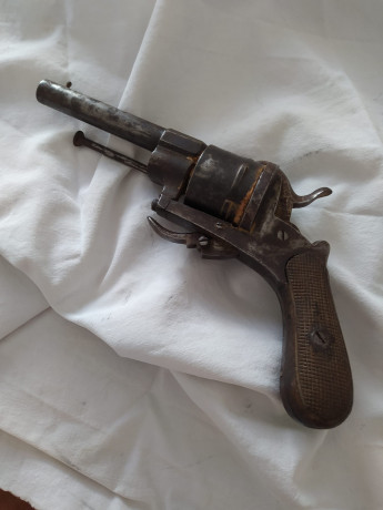Se vende Revolver Lefaucheux 6 tiros.

Para mas información contactar al correo mariante48@hotmail.com 00