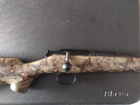 Rifle blaser r93, modelo off road camuflaje, calibre 9'3x62, muy buen Estado. Es de un compañero, Se encuentra 01