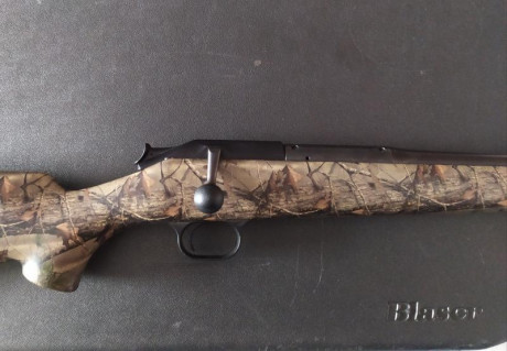 Rifle blaser r93, off road camo, calibre 9'3x62, es de un compañero de fuera del foro, se encuetra en 01