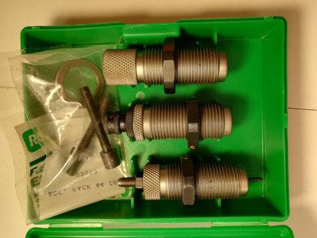 Vendo los siguientes juegos de dies:

1.- Lyman - 222 Remington FL: 35€.   VENDIDO 

2.- Lyman - 8x57 00