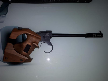 Hola.  Se vende pistola libre Morini CM84E.  Comprada en 2014, lleva unos 6000 tiros.  Cacha talla S sin 02