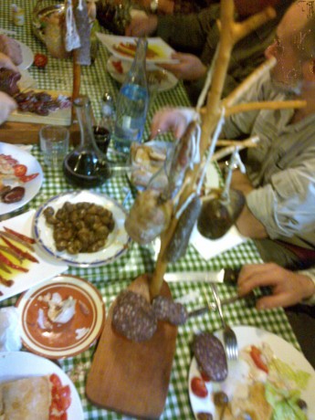   LOS ALMUERZOS DE CAZA MENOR NO CUENTAN  

Los veteranos ya sabéis como funciona esto, pero por si acaso 60