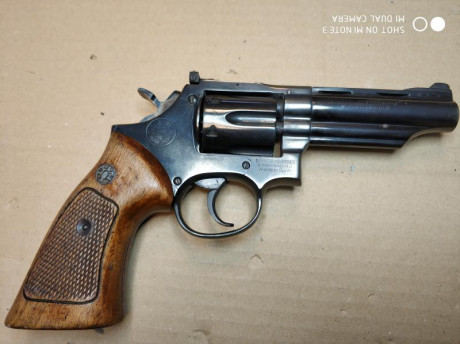 Vendo Revolver Llama Comanche II de 4”, 38 spl. 
Buen estado.
Guiado en A.
Precio 100€ (negociable), Envío 02