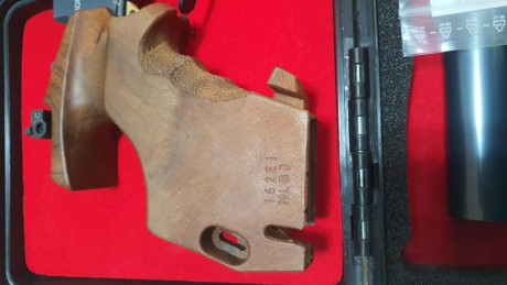 Vendo cacha marca RINK para pistola MORINI 162EI ZURDO, estado impecable nunca se le colocó relleno, regulable 00