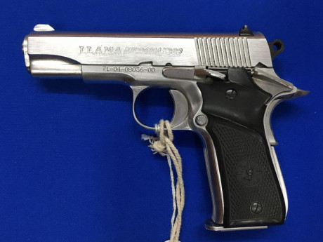 Se vende pistola Llama modelo Micromax 380 calibre 380 (9 corto). 
Estado de conservación impecable. 
Acabo 01