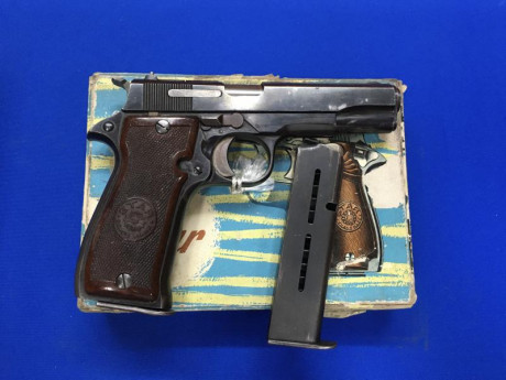 Se vende pistola Star del calibre .380 (9 corto). 
Estado de conservación impecable en su caja original.
Arma 00