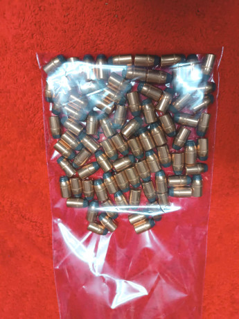 70 puntas troncoconicas FMJ 
80 puntas JSP
100 puntas mas RN Plomo

 LOTE***VENDIDO*** 

Precio del lote.....33€ 01