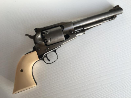 Vendo revólver Ruger modelo Old Army de avancarga, en calibre. 44
Miras ajustables.
Aspecto envejecido. 02