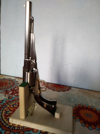  Muy Buenas pongo a la venta mi Remington 1858 New Arms de Euroarms Inoxidable con su caja /estuche de 10
