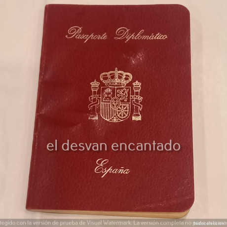 EN RECUERDO Y HOMENAJE A LOS QUE YA NO ESTÁN. 

Si pones en  GOOGLE    PASAPORTES EN LA MEMORIA   da 50