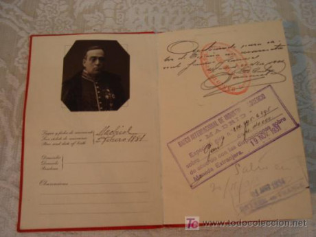  EN RECUERDO Y HOMENAJE A LOS QUE YA NO ESTÁN. 

Si pones en  GOOGLE    PASAPORTES EN LA MEMORIA   da 102