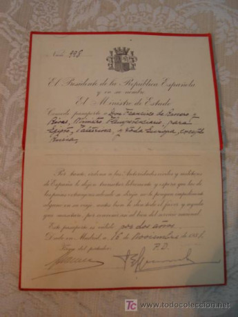  EN RECUERDO Y HOMENAJE A LOS QUE YA NO ESTÁN. 

Si pones en  GOOGLE    PASAPORTES EN LA MEMORIA   da 101