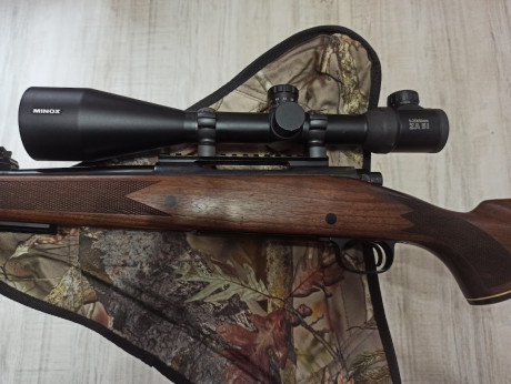 Vendo Rifle Winchester Mod. 70 Cal. 300 WM  cerrojo, en buen estado, culata madera de nogal con visor 01