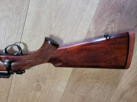 Vendo Sako L61R en calibre 30-06 .
Maderas afinadas por el culatero de Godoy a imagen de rifle inglés. 01