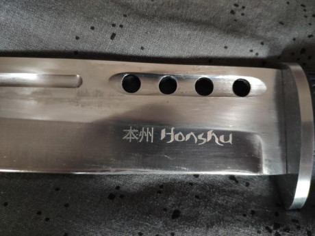 Buenas

Vendo machete Honshu War Sword con funda. Acero 1065 carbono.

Por el intento de afilarlo con 01