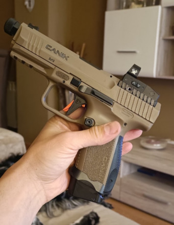 Se vende Canik tp9 elite combat junto con punto rojo holográfico vortex Venom.
El arma está prácticamente 02