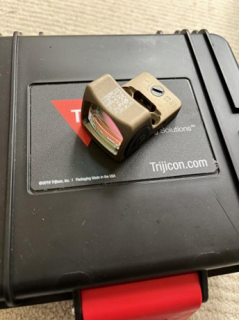 Hola 
Se vende visor Trijicon RMR HRS Type 2 3.25 MOA + Trijicon RMR Mount Kit for GLOCK MOS
560€ envio 00