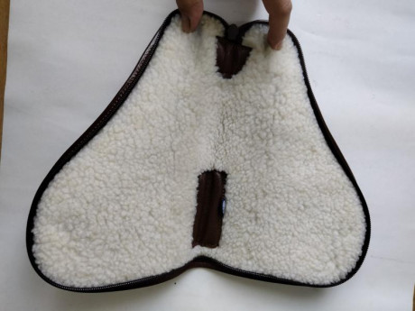 Hola , pongo a la venta varias fundas , una sobaquera como para tipo Star B , nueva a estrenar , marca 72