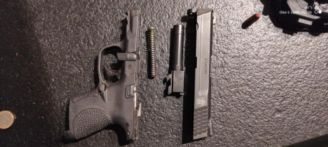 Buenas, vendo pistola S&W MP9 compact, guiada en A, tiene uso    (más tiro en seco que fuego real, 00