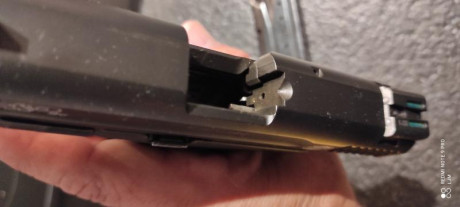 Buenas, vendo pistola S&W MP9 compact, guiada en A, tiene uso    (más tiro en seco que fuego real, 32