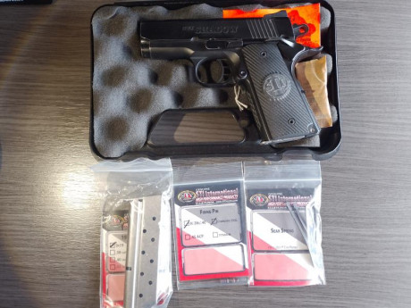 Extraordinaria pistola de una sorprendente precisión para su tamaño, debido a su espectacular cañón bull 00