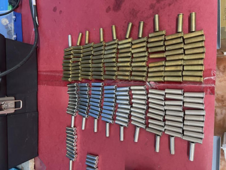 Hola, vendo:

205 vainas calibre .357 mag 
 -100 marca federal latonadas.
 -105 marca Winchester cincadas 02