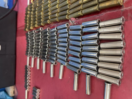 Hola, vendo:

205 vainas calibre .357 mag 
 -100 marca federal latonadas.
 -105 marca Winchester cincadas 01