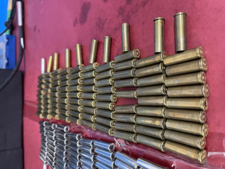 Hola, vendo:

205 vainas calibre .357 mag 
 -100 marca federal latonadas.
 -105 marca Winchester cincadas 00