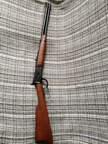 Se vende rifle Rossi palanca cal 44 Mag, solo estrenado, perfecto estado.
Última serie, con seguro en 00