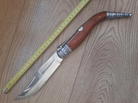 *SE VENDE:* 

Navaja tipo albaceteña de 6 muelles y 17 cm de hoja.
Nueva sin uso alguno.

 *Precio: 20€* 01