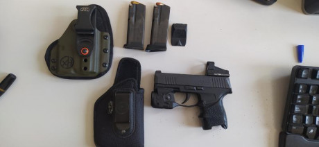 Se vende Sig Sauer P365. Está prácticamente nueva solo 20 disparos efectuados. Utilizada como arma de 10