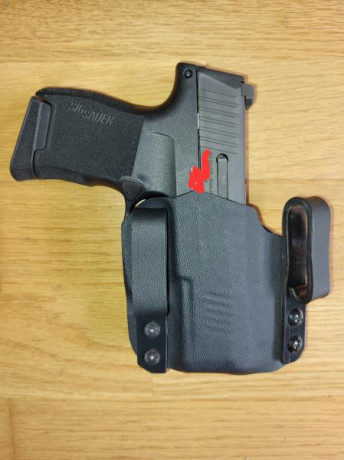 Pongo a la venta mi pistola Sig Sauer P365. Guiada con licencia A. Comprada en septiembre de 2020, no 10