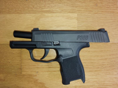 Pongo a la venta mi pistola Sig Sauer P365. Guiada con licencia A. Comprada en septiembre de 2020, no 22