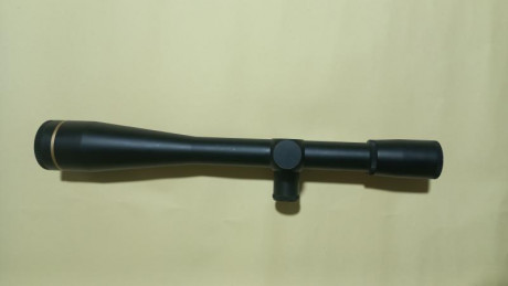 Se vende visor leupold con reticula crosshair y pesa 542 gr, tiene un pequeño arañazo en un lateral de 00